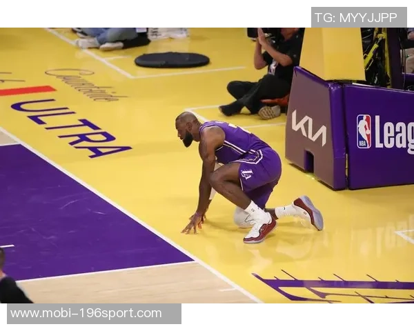 雷迪克直言老詹回归后球队进攻随意化责任在我身上